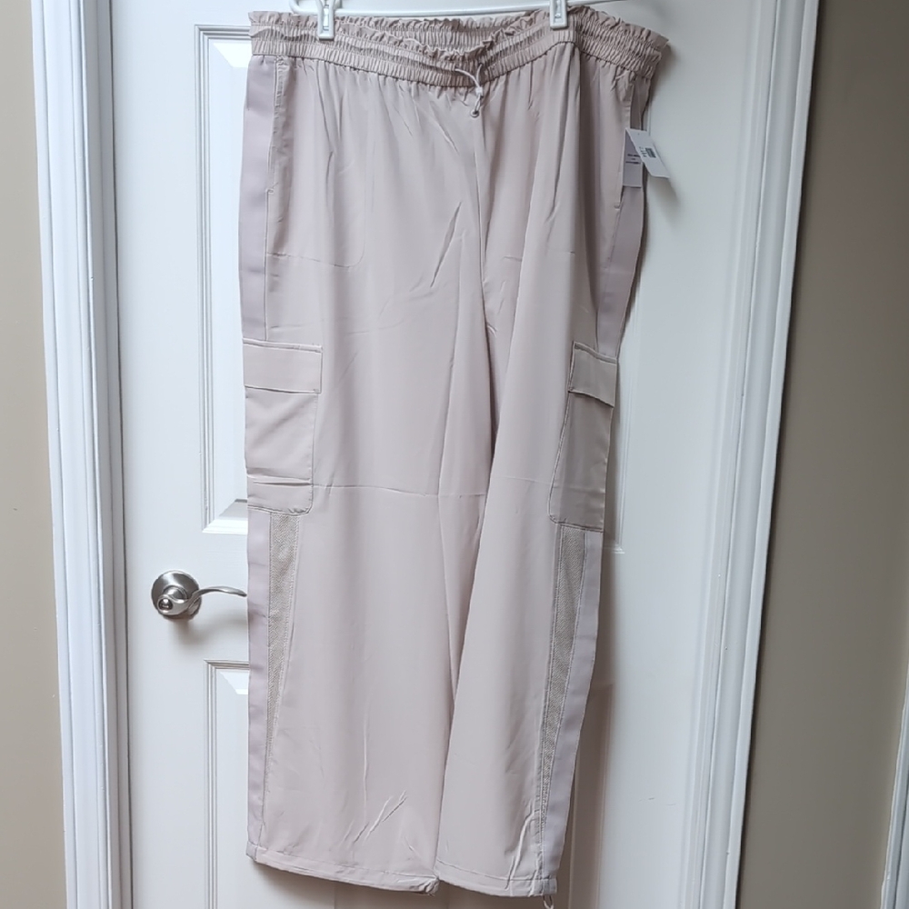 Women's Cream Cargo Pants
